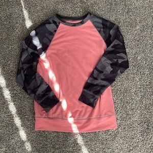 sweatshirt type shirt